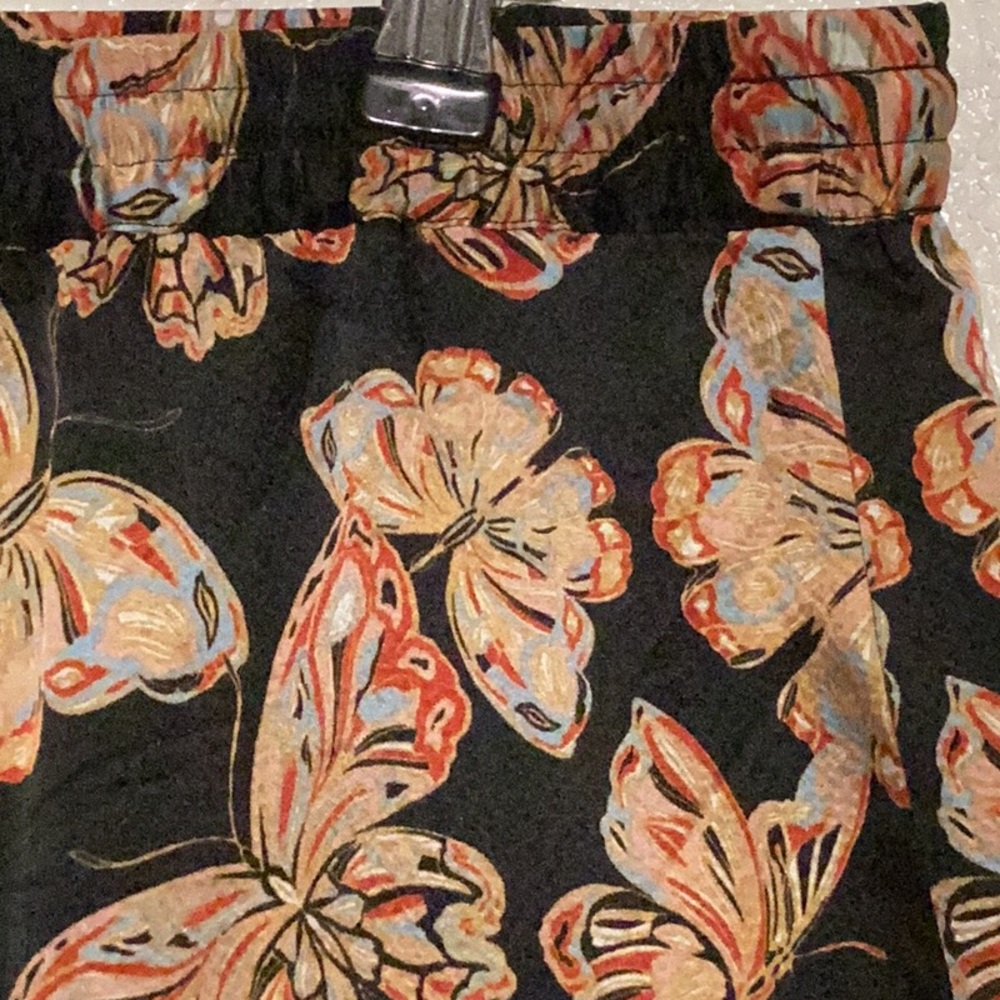Black Floral Print Wide-Leg Pants - Picture 3 of 15